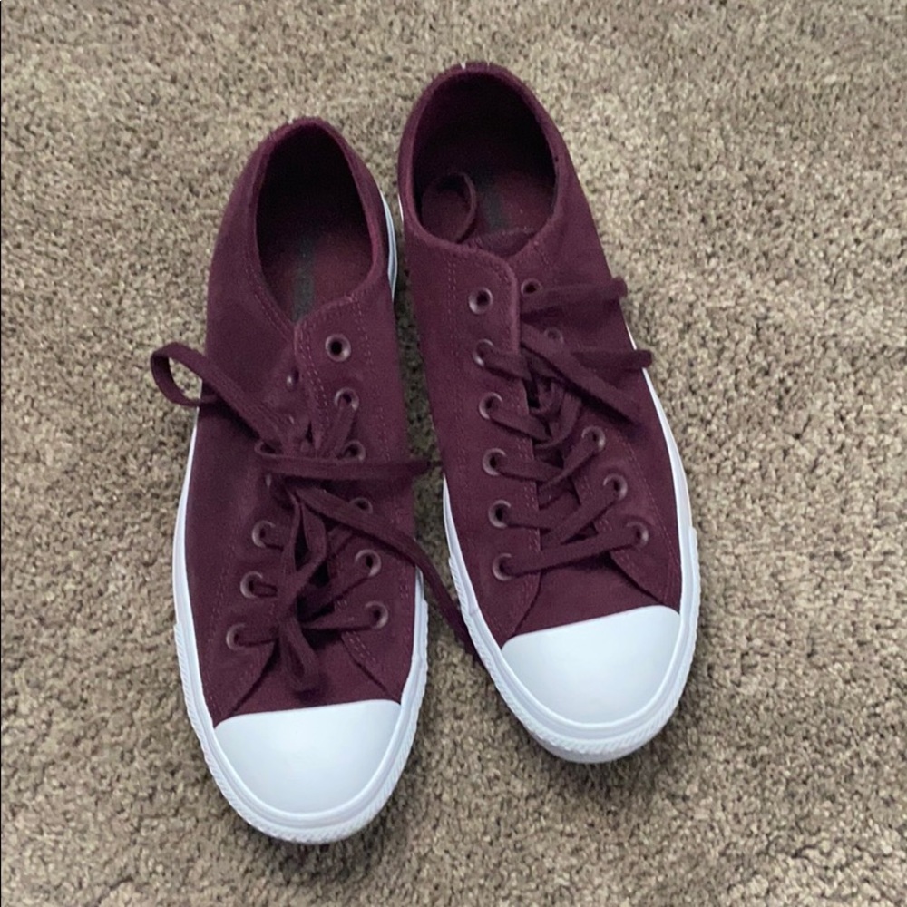Maroon converse